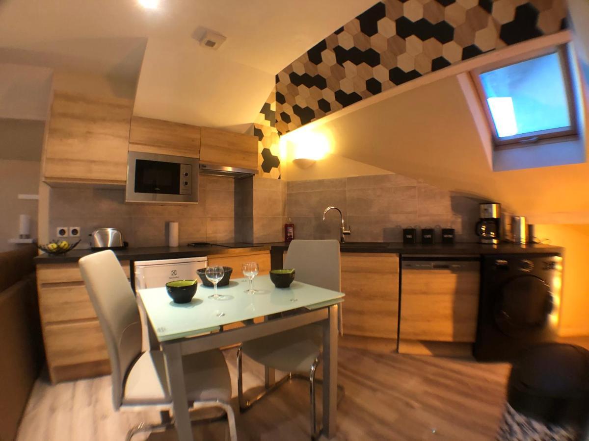 Au Bord Du Lac D'Annecy, Logement Type Loft, Dans Residence Avec Plage Et Ponton Privee Duingt Eksteriør bilde