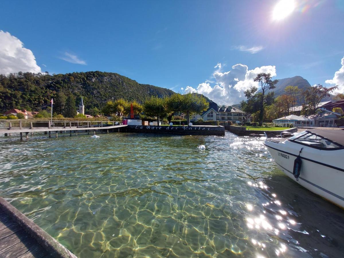 Au Bord Du Lac D'Annecy, Logement Type Loft, Dans Residence Avec Plage Et Ponton Privee Duingt Eksteriør bilde