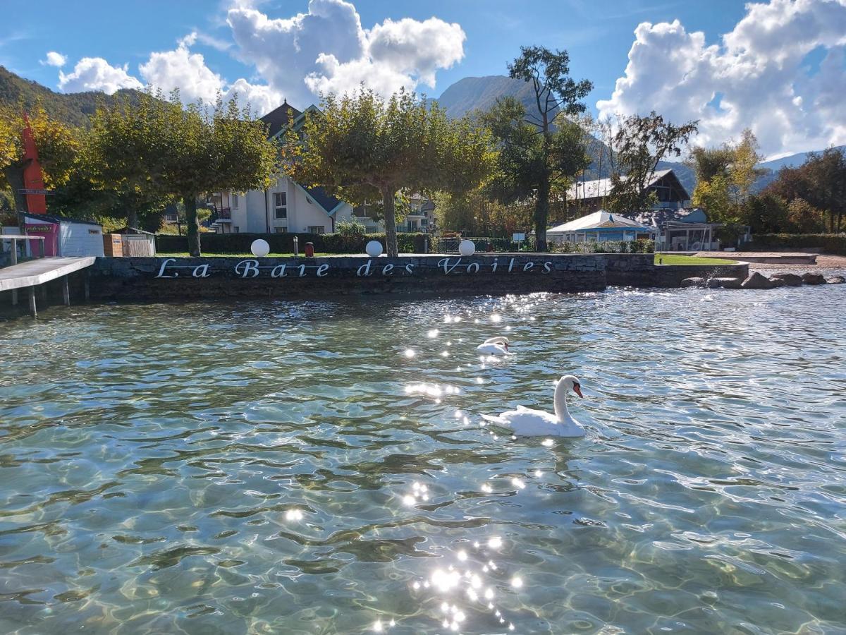 Au Bord Du Lac D'Annecy, Logement Type Loft, Dans Residence Avec Plage Et Ponton Privee Duingt Eksteriør bilde
